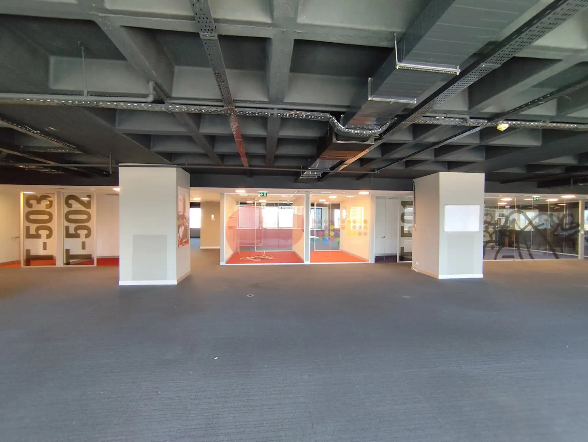 Maslak Nurol Plazada Dekorasyonlu 1420m2 Kiralık Ofis