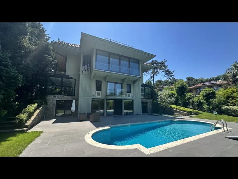 Üstay Tarabya Evleri B Kapı Satılık Yenilenmiş Villa  - İstanbul / Sarıyer