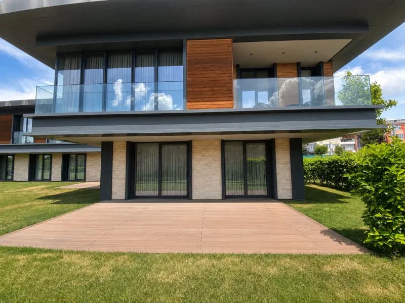 Cer İstanbul Sur Manzaralı Bahçe Kat Boş Satılık 1+1 Daire / LUX